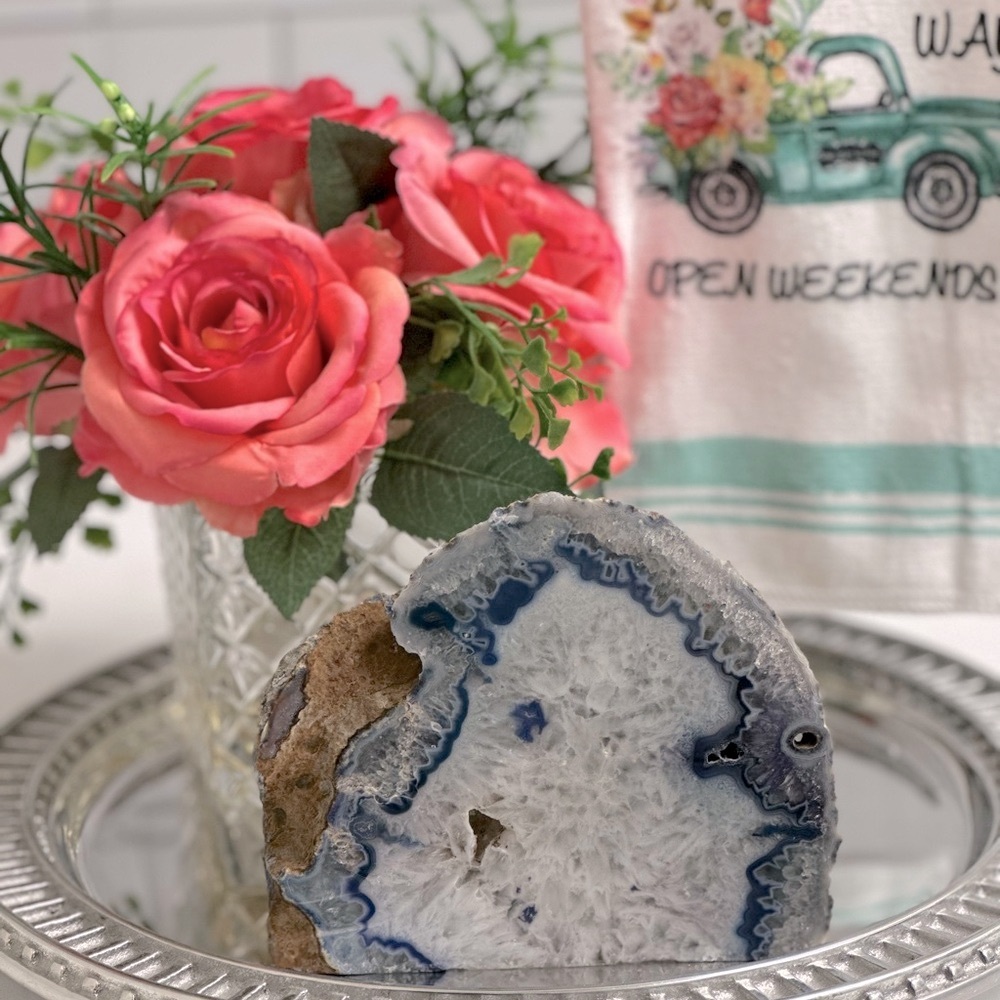 🪷Tranquility & Sophistication. Blue crystal rock home accent🪷 - Picture 2 of 7